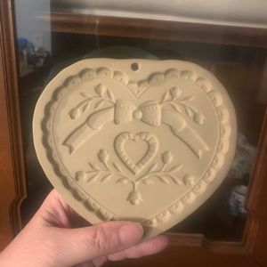 The Pampered Chef 1992 Sweet-Heart Stone Mold